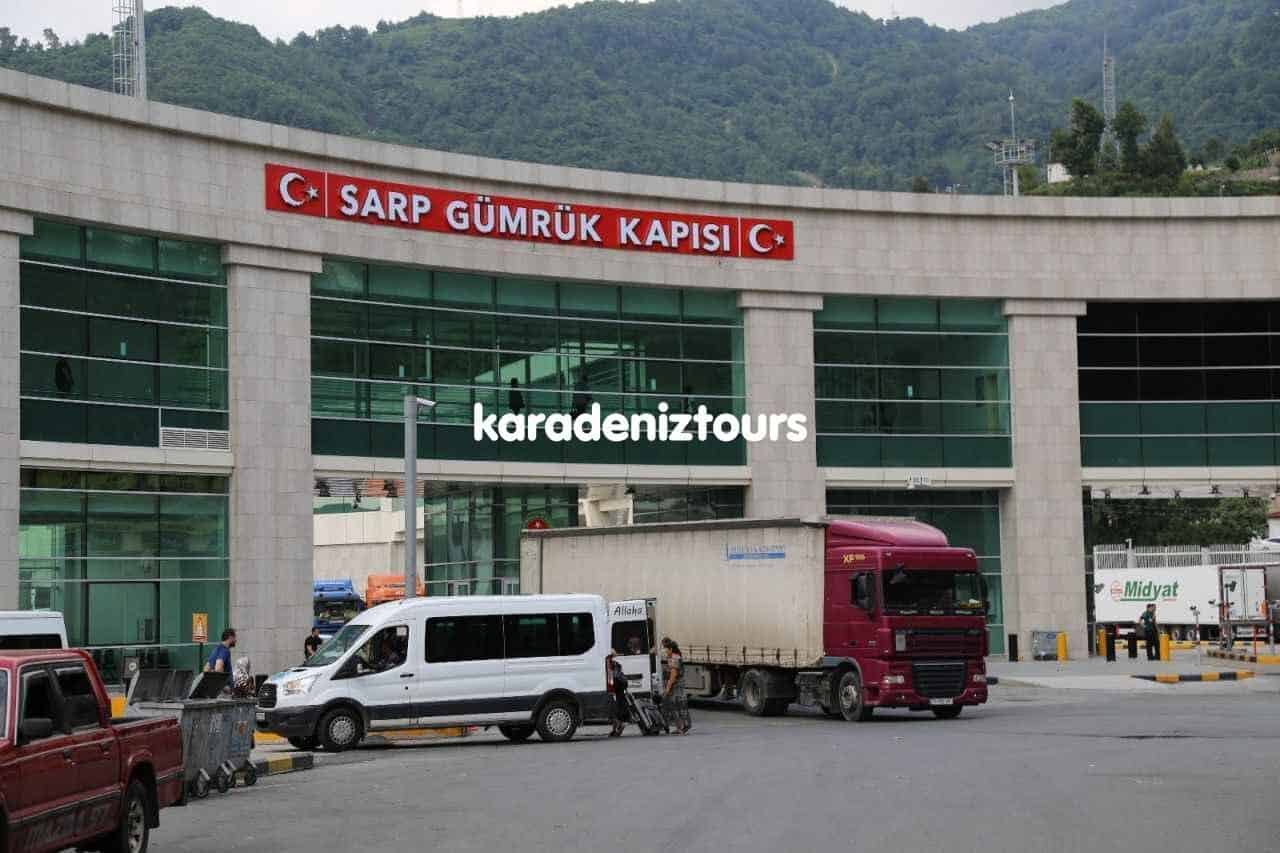 Yurt dışı çıkış kapısı, Sarp Gümrük Kapısı, Karadeniz turizmi, Rize çıkışlı turlar, seyahat noktası.