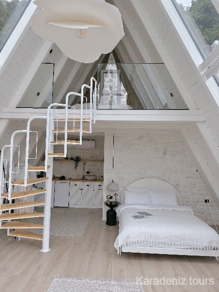 Rize Bungalov: Cam Çatılı Isıtmalı Havuzlu - Mirrorland