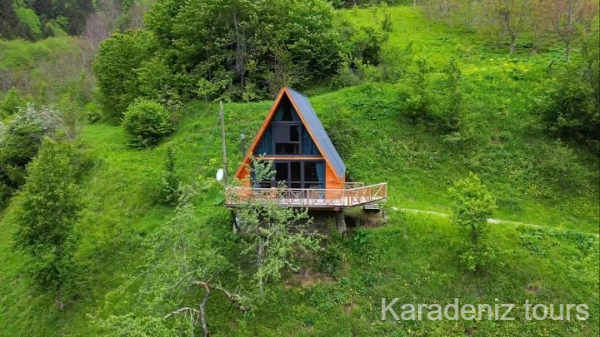 Rize Bungalov: Jakuzili & Şömineli Suit - Şimşir