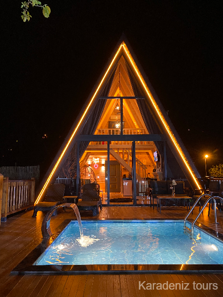 Rize Bungalov: Isıtmalı Havuzlu & Şömineli - Deluxe Vadi